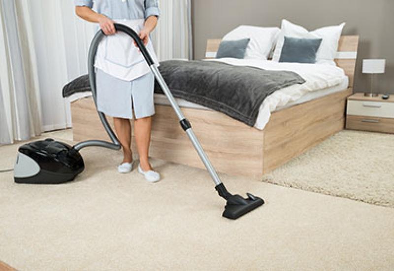Как быстро помыть ковёр в домашних условиях без разводов Как очистить сильно грязный ковер