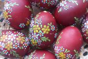 Деревянные пасхальные яйца: шедевры, сделанные своими руками Красиво украсить яйца на пасху своими руками
